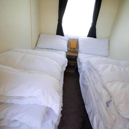 Great 8 Berth Caravan For Hire In Skegness Ref 33069F Dış mekan fotoğraf