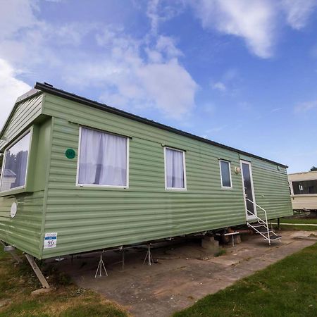 Great 8 Berth Caravan For Hire In Skegness Ref 33069F Dış mekan fotoğraf