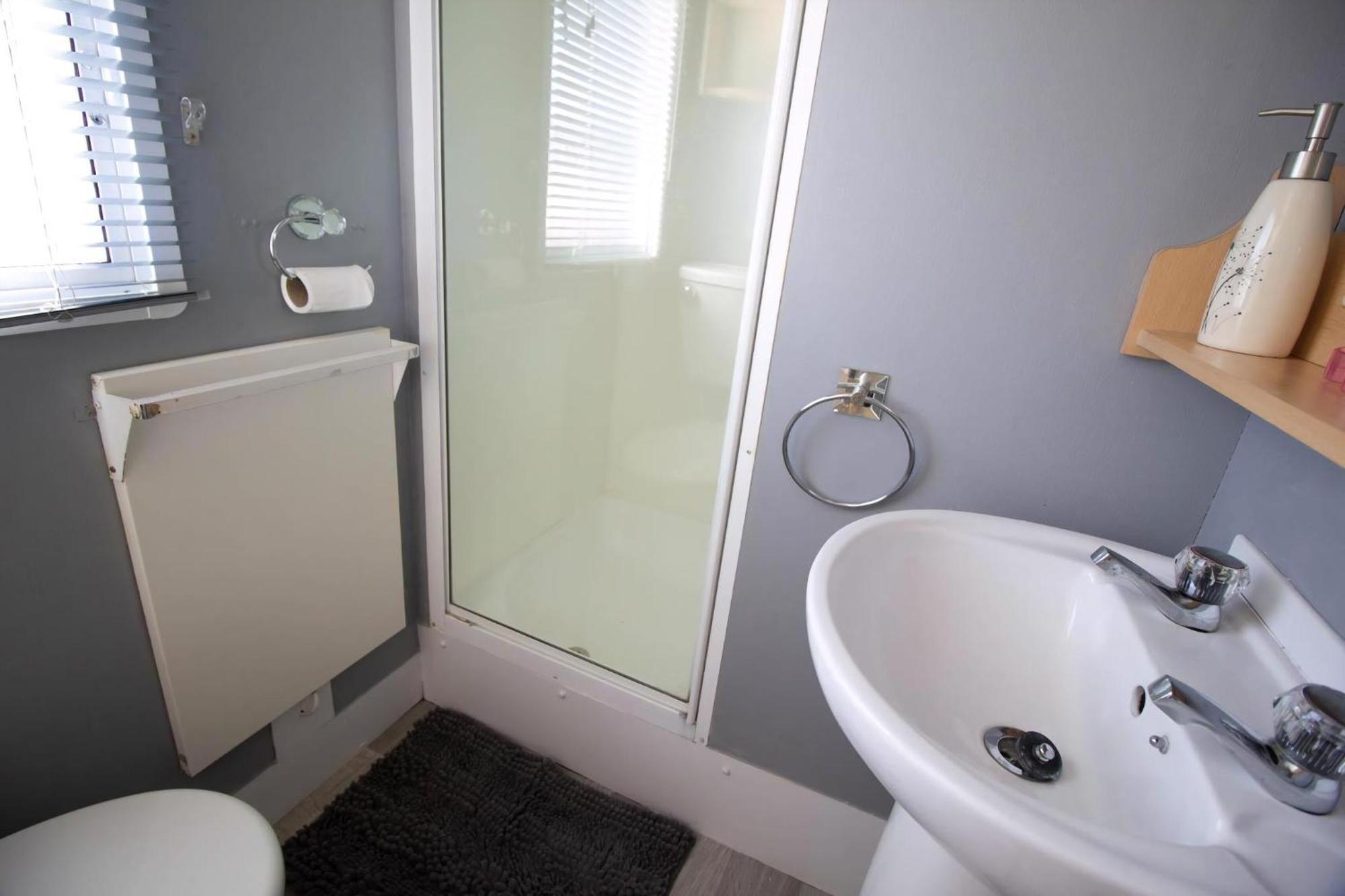 Great 8 Berth Caravan For Hire In Skegness Ref 33069F Dış mekan fotoğraf